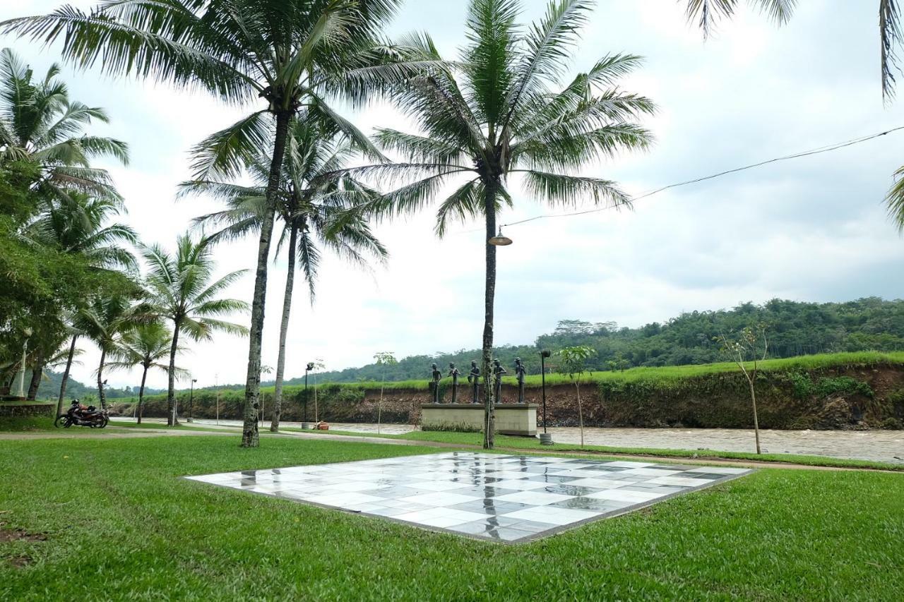 Puri Asri Hotel&Resort Magelang Exterior foto