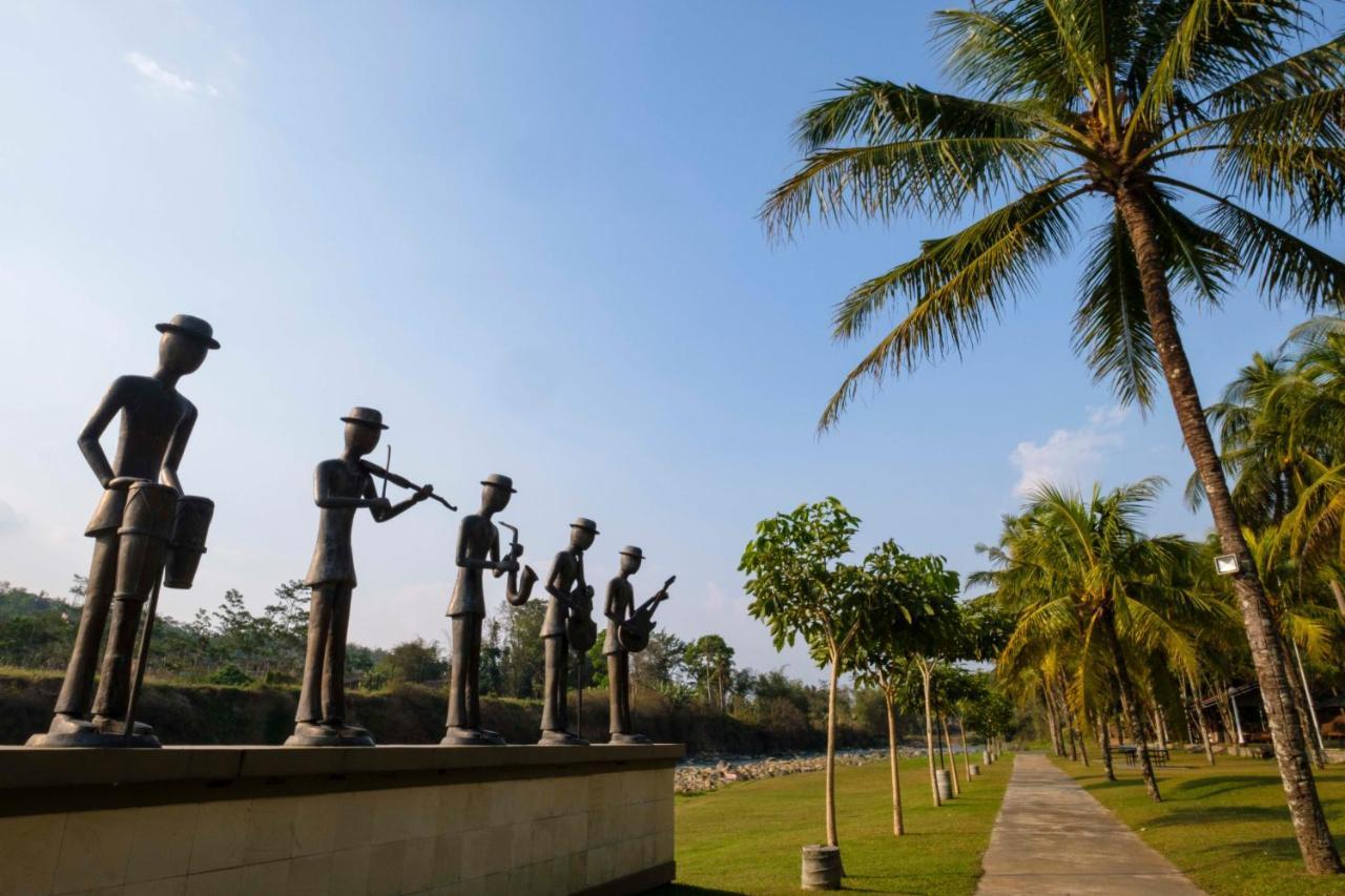 Puri Asri Hotel&Resort Magelang Exterior foto